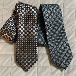 Croft & Barrow Men's geometric Patterned Twin-Tie Set in Black, Blue and Brown